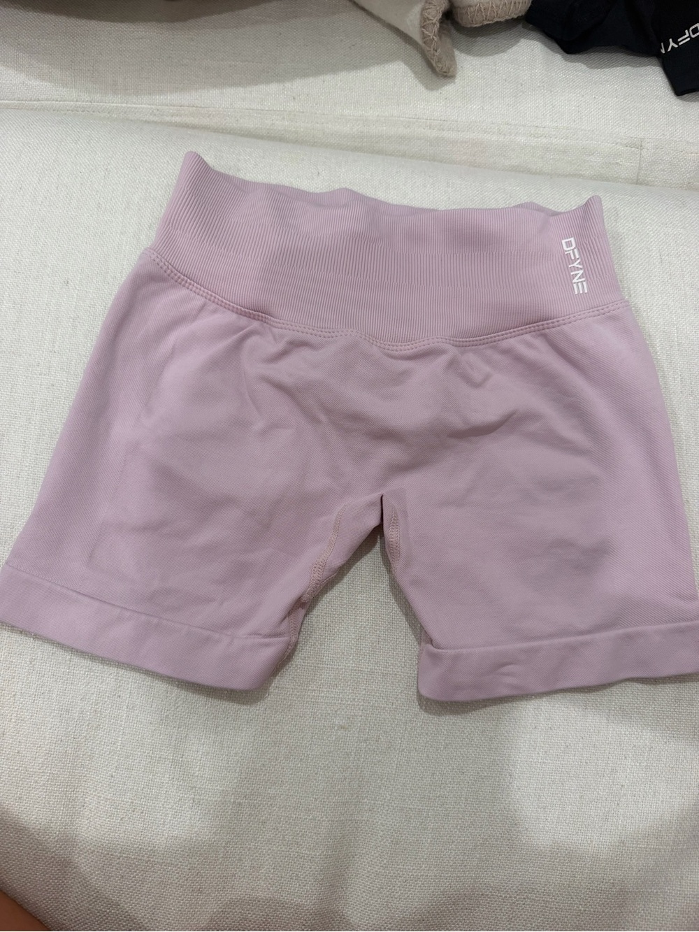 Seamless High-Rise Bike Shorts in Dusty Pink — DEYNE